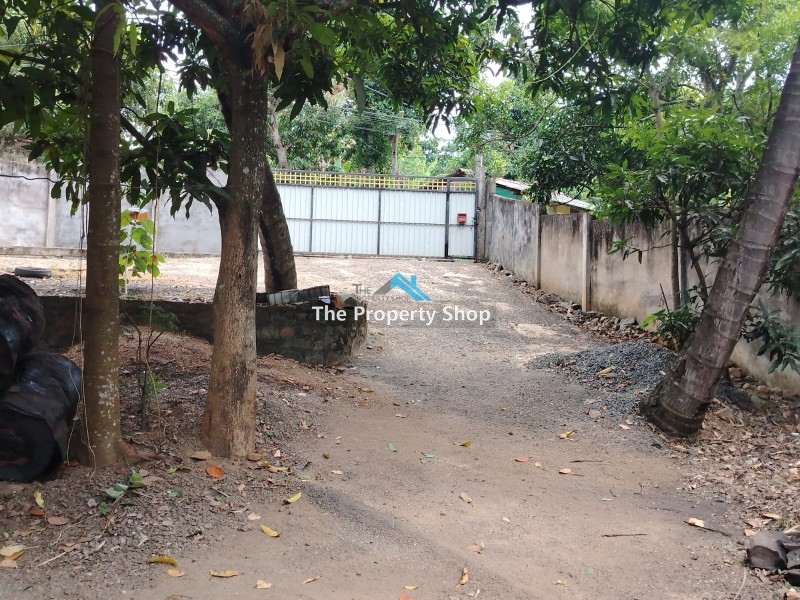 perches with 03 story house for sale in Kundasale* Ideal for Residence purpose.* 10 Bedrooms with 09 Attachedbathroom and one seperate bathroom,pantry, living* Good environment.* Parking available for 06 vehicles in front space.* Water, Electricity, telephone facilities are available. * Documents in order* Under construction• This Location is situated near Kundasale Main road (only 500m)• Good neighborhood.• Quiet natural surroundings.• Taxi Stand, Shops, mini Supermarkets, Bank: few minutes. • Price can be Negotiable☆ : Kandy town 6 km :Pallekale Ground 3km : SLIIT,CIBA 1kmCall us for an appointment to visit the property.Please contact us for more Details: Hotline - 0777 507501 Genuine buyers only.NO BROKERS PLEASE..Visit our website for more properties.